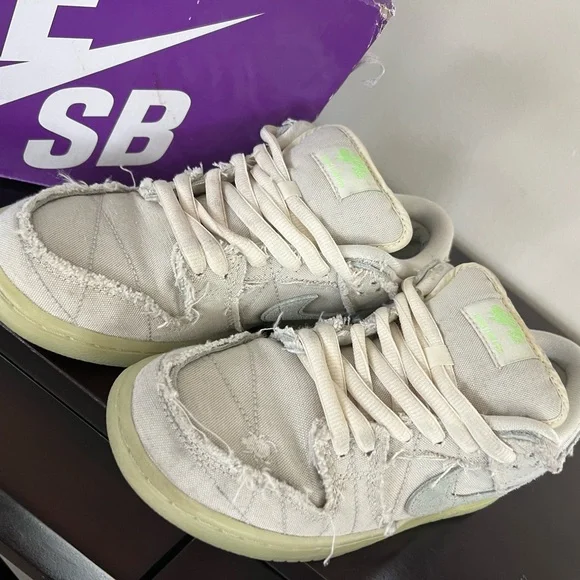 Nike SB Mummy Cream and Light Green Sneakers - Picture 3 of 13